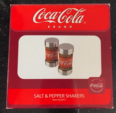 7209-2 € 12,50 coca cola peper en zout fountain.jpeg
